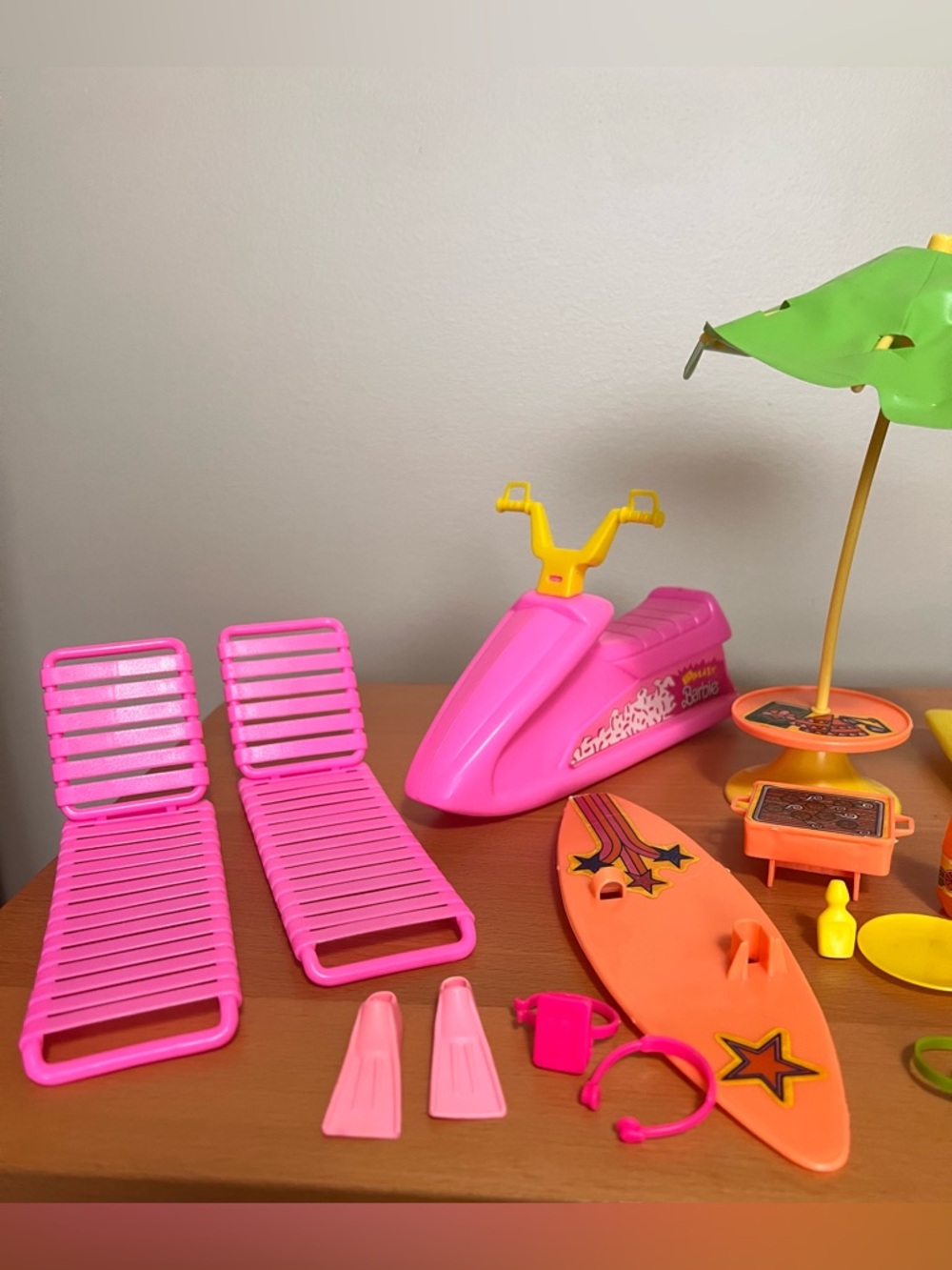 Barbie Jet Ski Playset and Beach playset - Picture 2 of 10